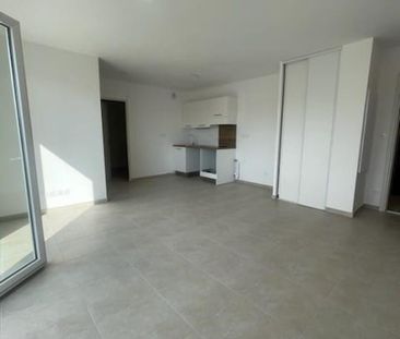 location Appartement T2 DE 42.4m² À ARLES - Photo 1