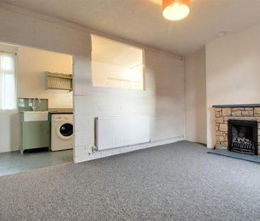 Terraced House to rent on - Photo 3