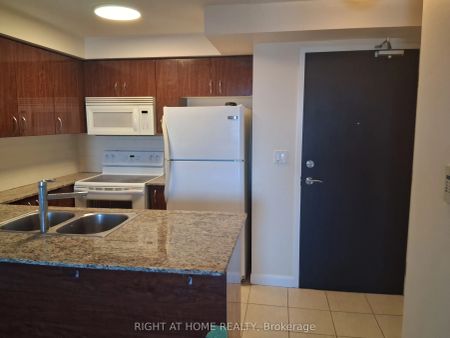 5791 Yonge Street #1808 - Photo 3