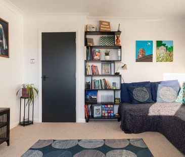 1 Bed Flat, St. Michaels Place, BN1 - Photo 4