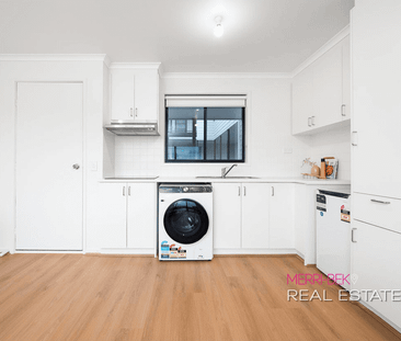 Stylish & Modern 1-Bedroom Apartment in the heart of Bundoora - Photo 4