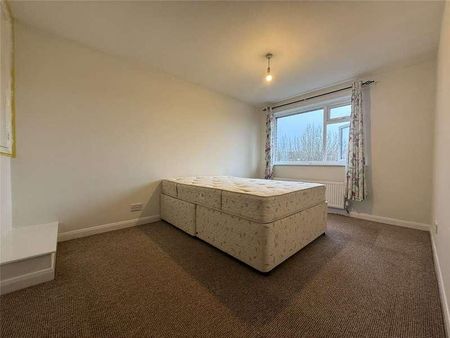 Town Park, Crediton, Devon, EX17 - Photo 3