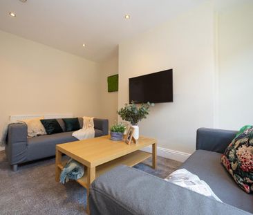 6 bedroom terraced house to rent - Photo 2