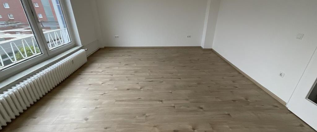 Renovierte 2ZKBWohnung mit Einbauküche in Heppens zu vermieten! - Foto 1