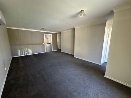 3 Bedroom Brick Home - Photo 4