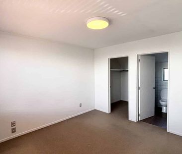 Colombo Street Elegance - Photo 4