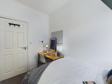 2 bedroom flat to rent - Photo 5