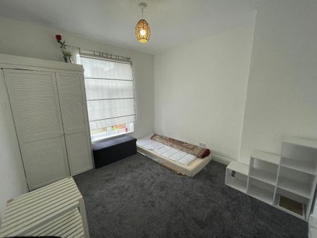 2 Bedroom End Terraced House To Rent - Photo 3