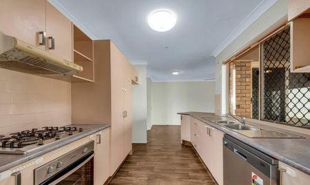 LOW MAINTENANCE LIVING IN NEW AUCKLAND - Photo 4