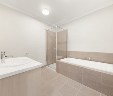 209 Maracana Avenue Manor Lakes, Manor Lakes VIC, Belconnen - Photo 6