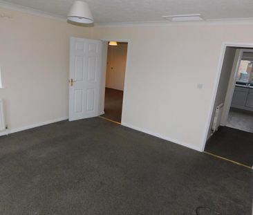 3 bedroom semi-detached house to rent - Photo 3
