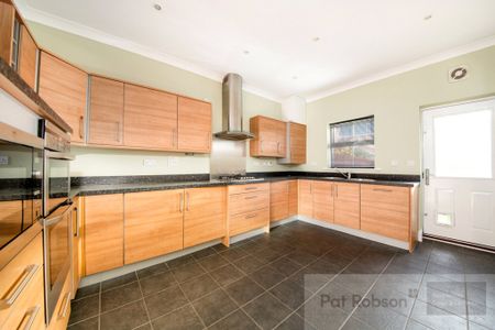Featherstone Grove, Gosforth - Photo 5