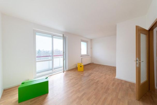 Willkommen Zuhause! Geräumige 4-Zimmer-Wohnung mit großem Südbalkon! - Photo 1