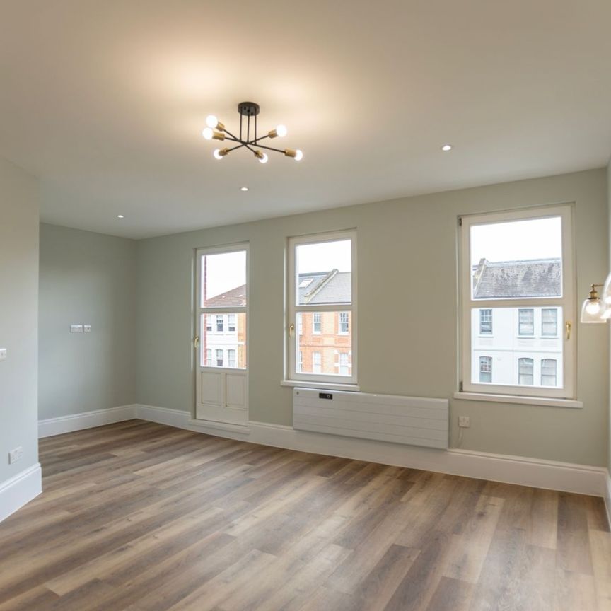 Room in a Shared House, Orlando Road, SW4 - Photo 1