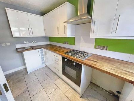 Ladysmith Close, Christchurch - Available, BH23 - Photo 4