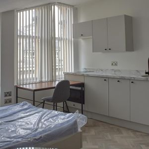 Studio to rent - Photo 2