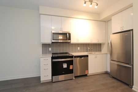 For Lease - 38 Annie Craig Drive Unit# 509, Toronto, Ontario - Photo 5