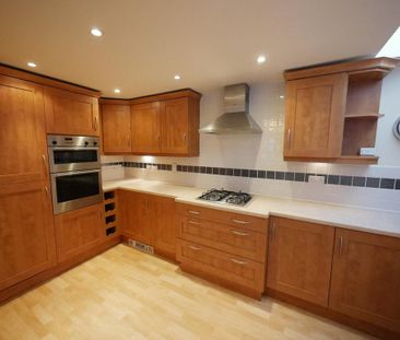 2 bedroom coach house to rent - Photo 5