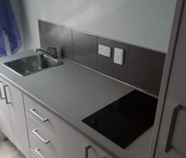 PERFECT SHARE ACCOMMODATION - LOCATED IN THE HEART OF FORTITUDE VALLEY - Photo 2