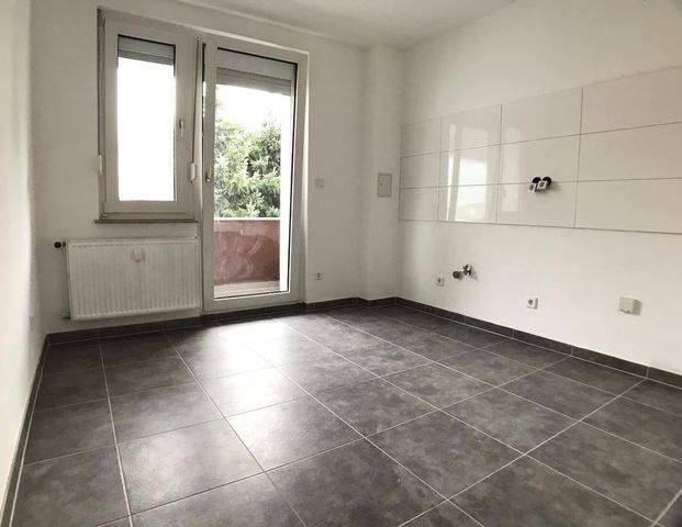 renovierte 2-Zimmer-Wohnung mit Balkon in OB-Dümten - Foto 1