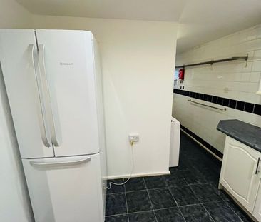 Room in a Shared House, Penderyn Way, N7 - Photo 3