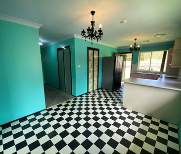 Three Bedroom Home - Photo 4