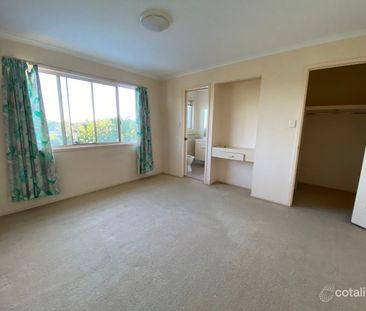 Spacious Family Home in Prime Carseldine Location - Photo 5