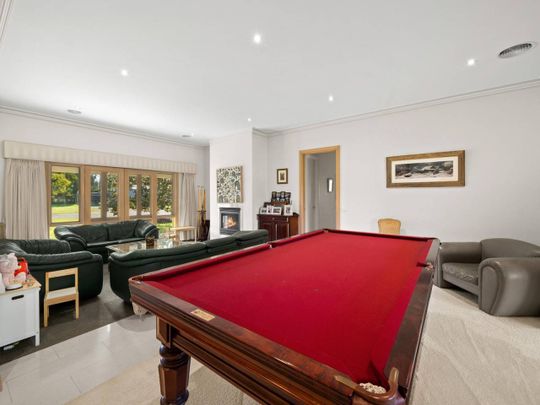 Luxurious Fully Furnished 4-Bedroom Home with Stunning Country Surroundings. - Photo 1