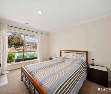 Spacious Family Home in the Heart of Gungahlin - Photo 6