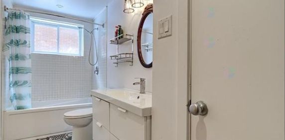 Grand 5 1/2 lumineux à Montréal – Disponible immédiatement - Photo 2