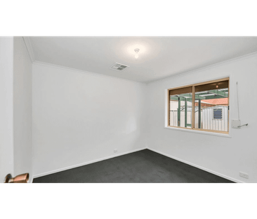 Coastal Living in a Quiet Court – Updated & Ultra Convenient - Photo 6