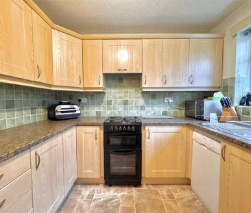 3 bedroom semi-detached house to rent - Photo 6