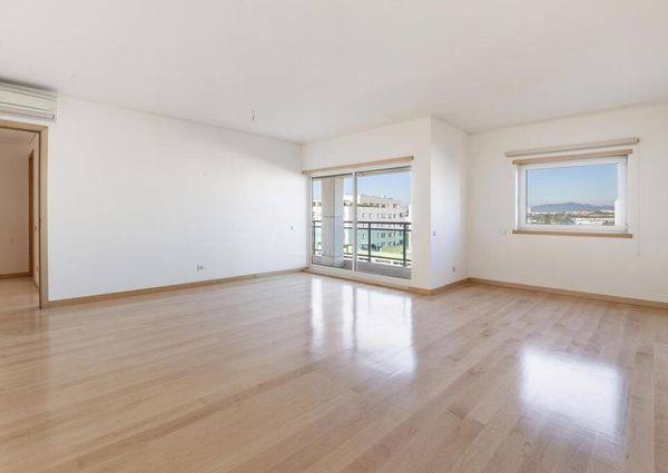 3 Bedroom Apartment with a view, Fórum Oeiras, Oeiras