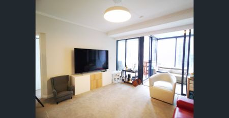 Luxurious World Tower 1 Bed Apt with Study (Can as 2 Bed Apt) Extra car $80/Week - Photo 3