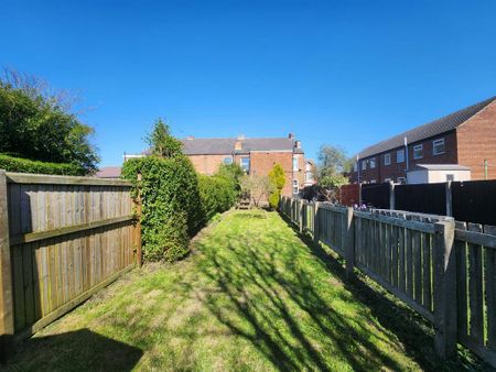 3 bedroom terraced house to rent - Photo 4