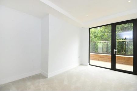 2 Bed Flat, London, SW18 - Photo 3