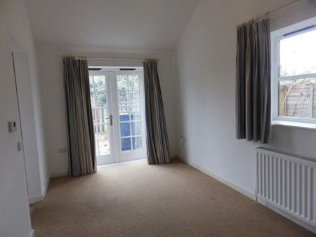 4 bedroom detached house to rent - Photo 2