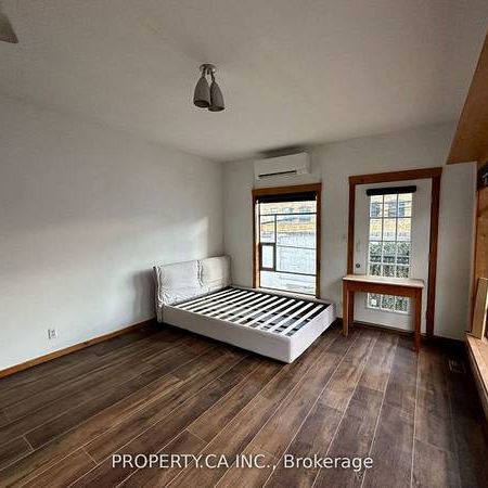 CUTE AND CHARMING TRINITY BELLWOODS SPACIOUS - Photo 3