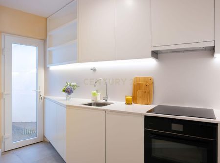 Lordelo do Ouro e Massarelos, Porto District - Photo 2