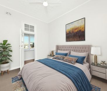 Charming House Backing Onto Sydney Park - Photo 2