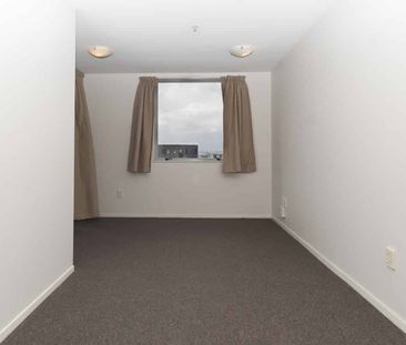 Large one bedroom apartment - Photo 1