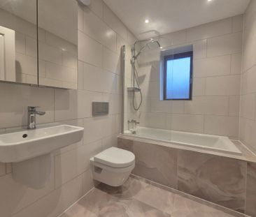 Lynwood Drive, Blakedown, DY10 - Photo 3