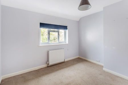 Beech Grove, Guildford - 4 bedrooms Property for lettings - Seymours - Photo 5