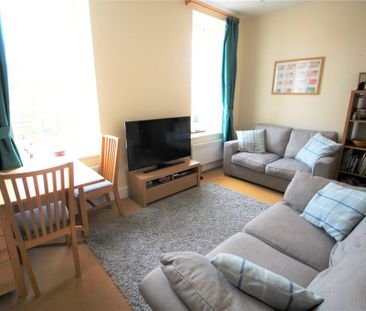 2 Bedroom Flat / Apartment - Consort Mews, Knowle - Photo 3