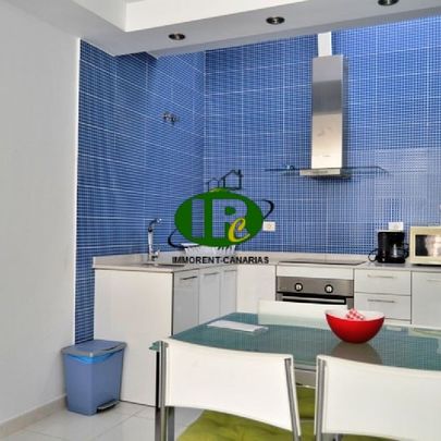 Bungalow auf 2 Ebenen mit Terrasse und 2 Schlafzimmern und 2 Bädern - Photo 1