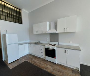 One Bedroom Central Apartment - Photo 3