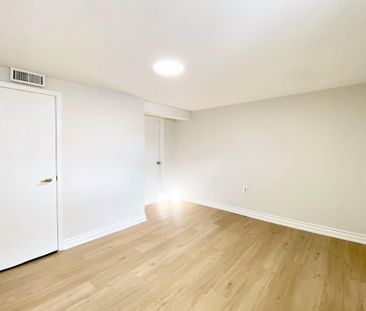 For Lease - 15 Martorino Drive Unit# Lwr, Toronto, Ontario - Photo 6