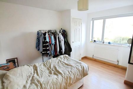 4 bedroom terraced house to rent - Photo 3