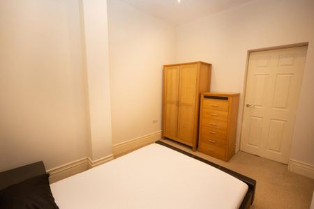 1 bedroom ground floor flat to rent - Photo 4