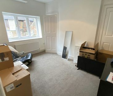 Terraced House to rent on - Photo 2